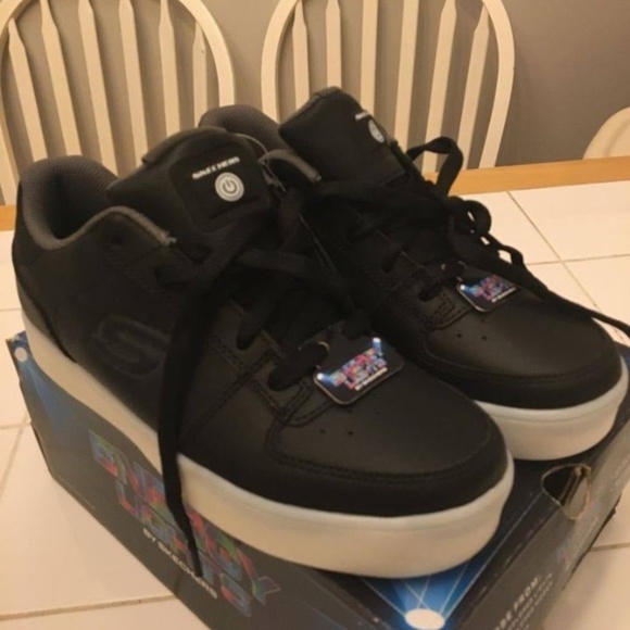 BRAND NEW youth Skechers light up elate shoes size 6Y & 7Y - Picture 5 of 7